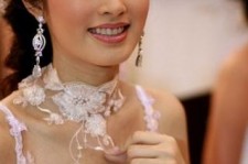 资阳人妖皇后(中国富豪娶人妖皇后)