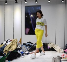 资阳兼职模特试衣服(兼职做试衣模特好吗)