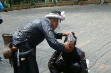 资阳欲带老伴游遍中国(带着老伴去旅游)