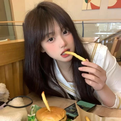 资阳伴游女生李欣怡的资料