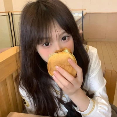 资阳伴游女生李心怡的资料