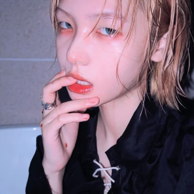 资阳伴游女生樱花漫舞的资料