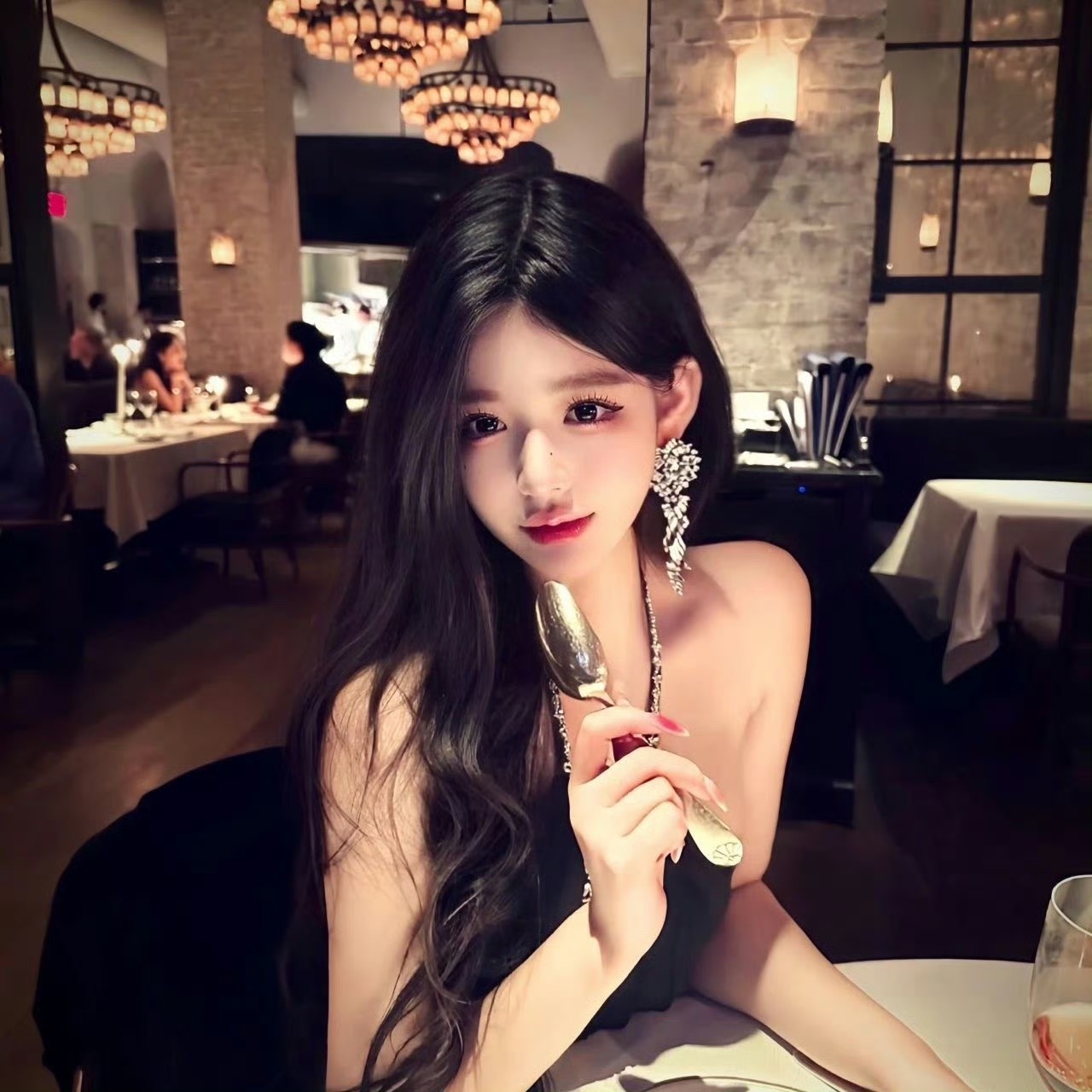 资阳伴游女生蓝盈盈的资料