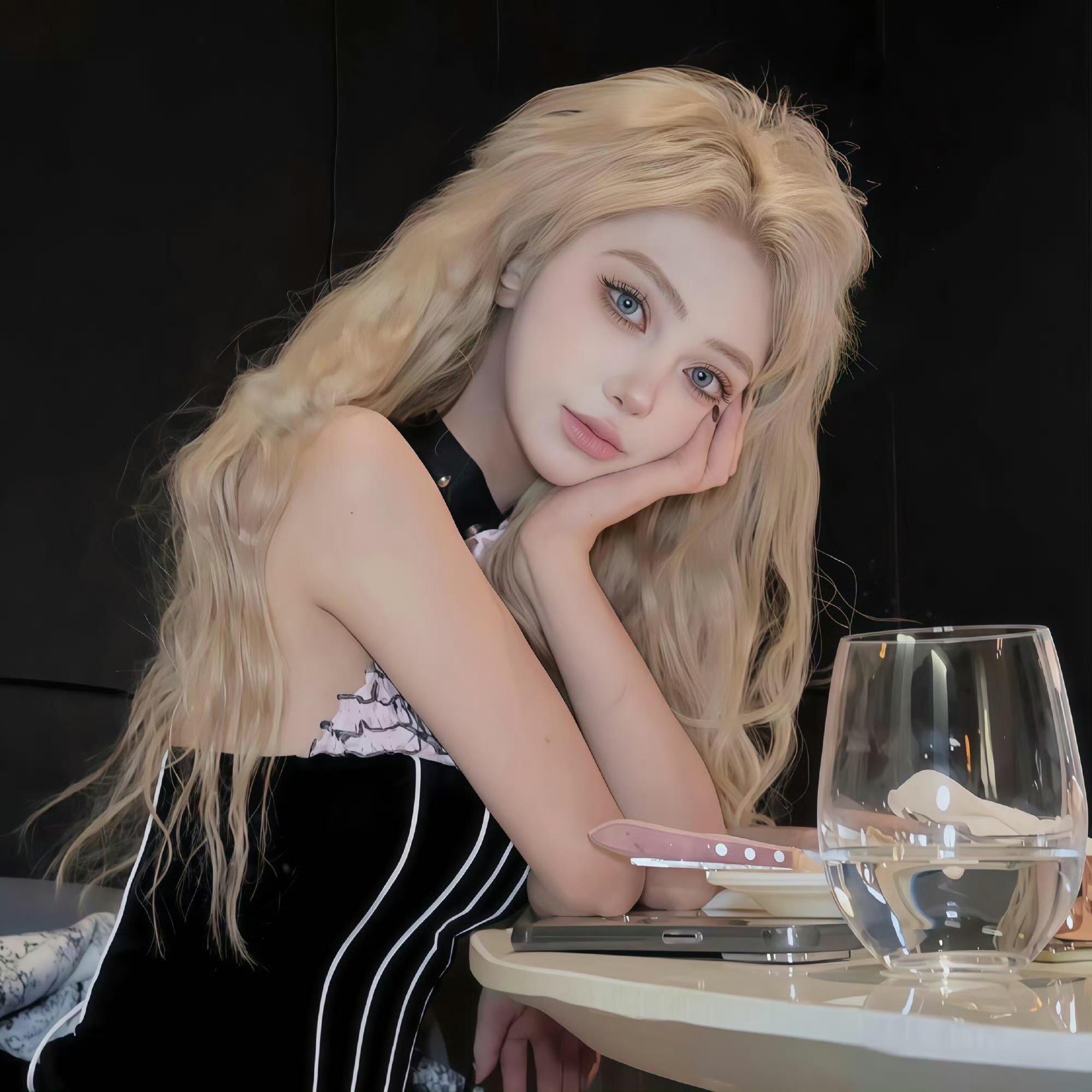 资阳伴游女生晨露的资料