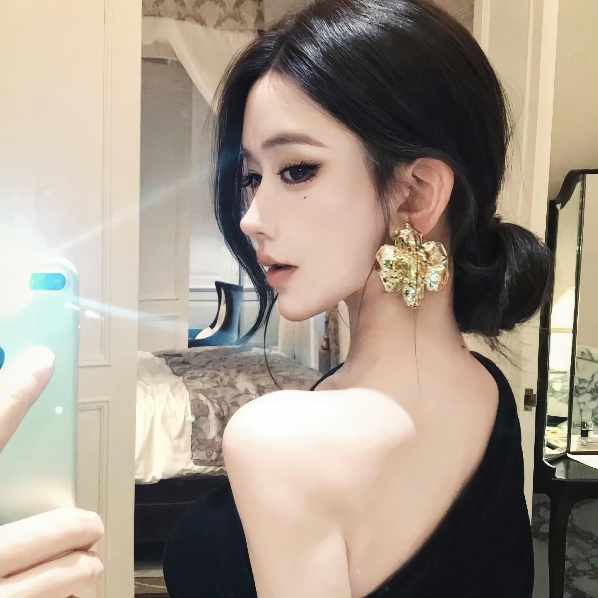 资阳伴游女生靖骊萍的资料