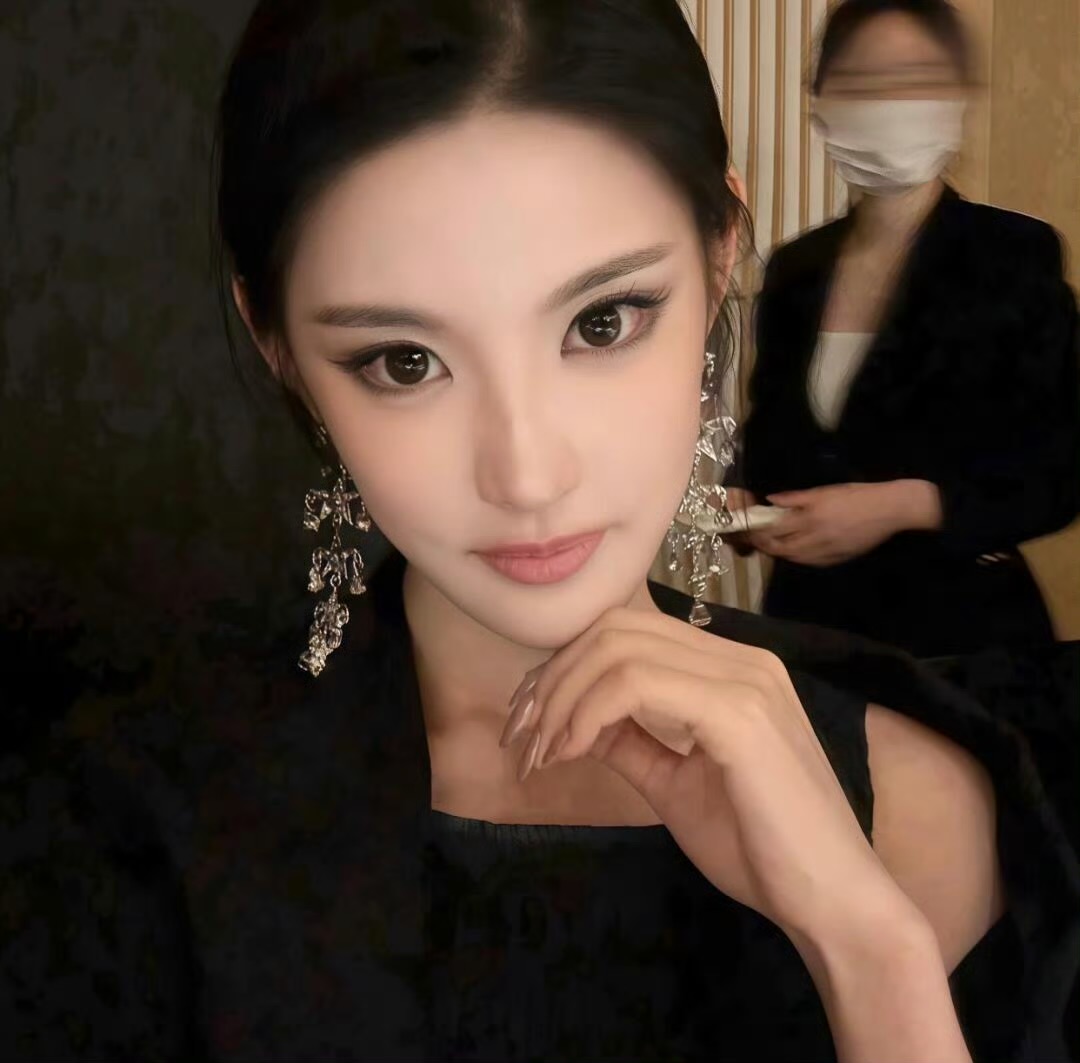 资阳伴游女生 | Isabella Chen的资料